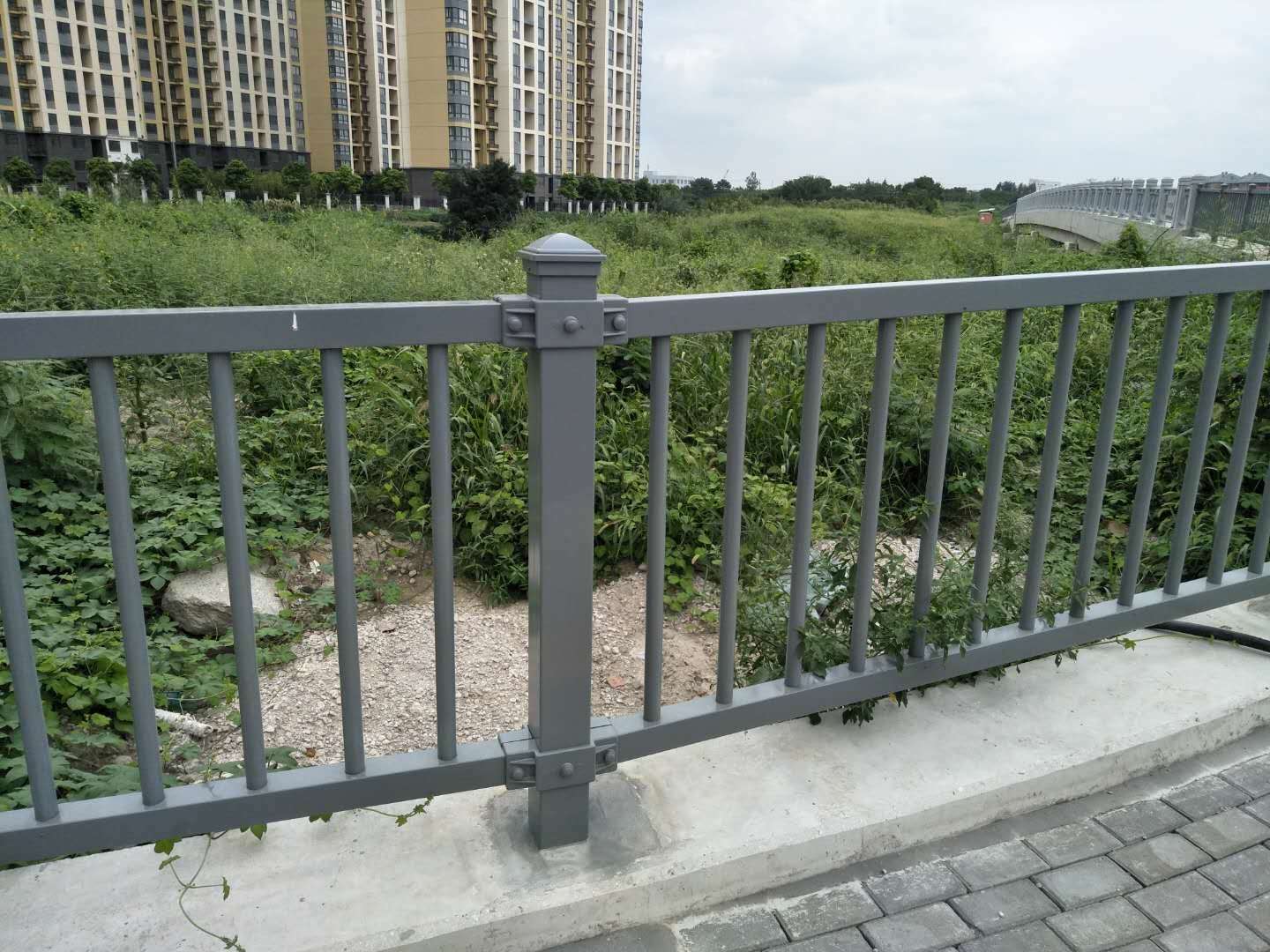 上海玻璃钢护栏从什么时间开始更改的